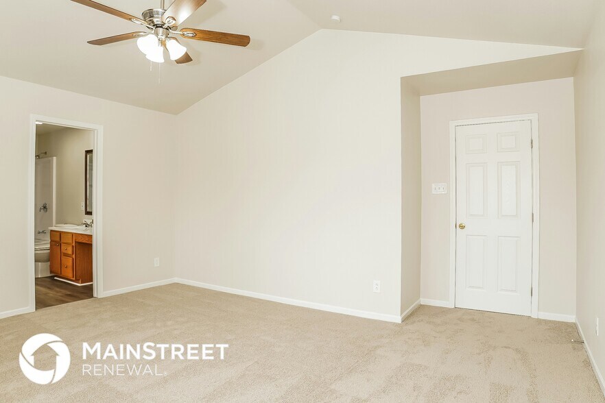 Building Photo - 748 Runningbrook Ln