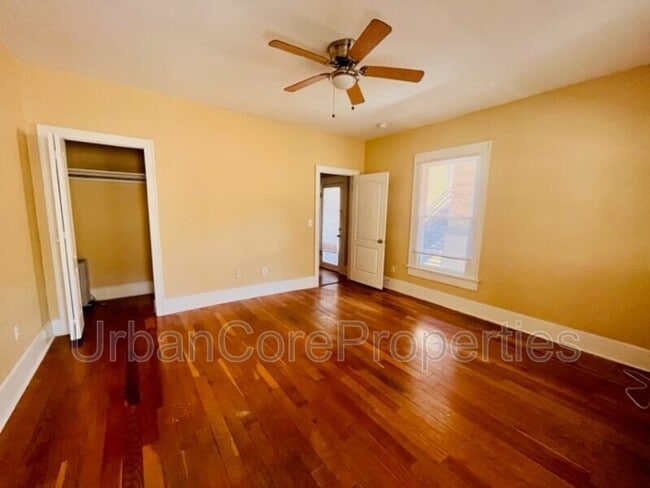 Building Photo - Sunkist Apartments