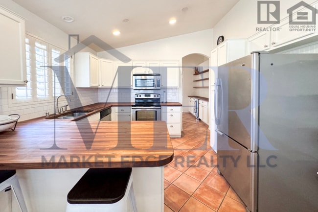 Building Photo - 3Bed/2Bath House at Arrowhead Lakes! $199 MOVE-IN SPECIAL! Ready for Immediate Move-In!