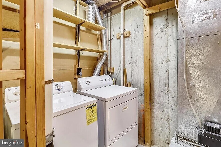 Building Photo - 15902 Yukon Ln