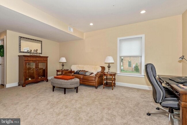 Building Photo - 9124 Kenway Ln