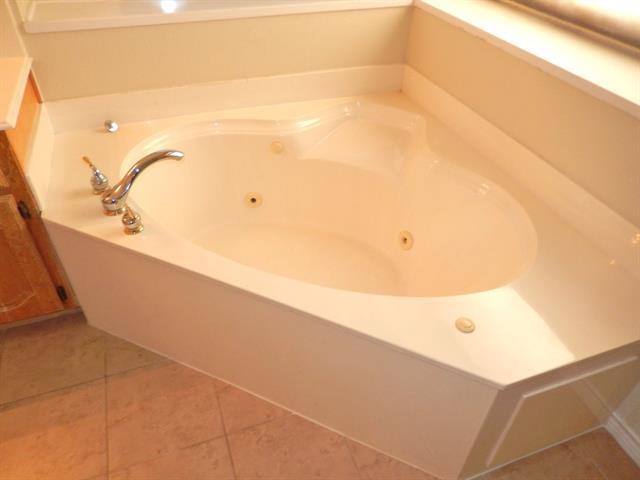 Building Photo - 2717 Creek Valley Dr