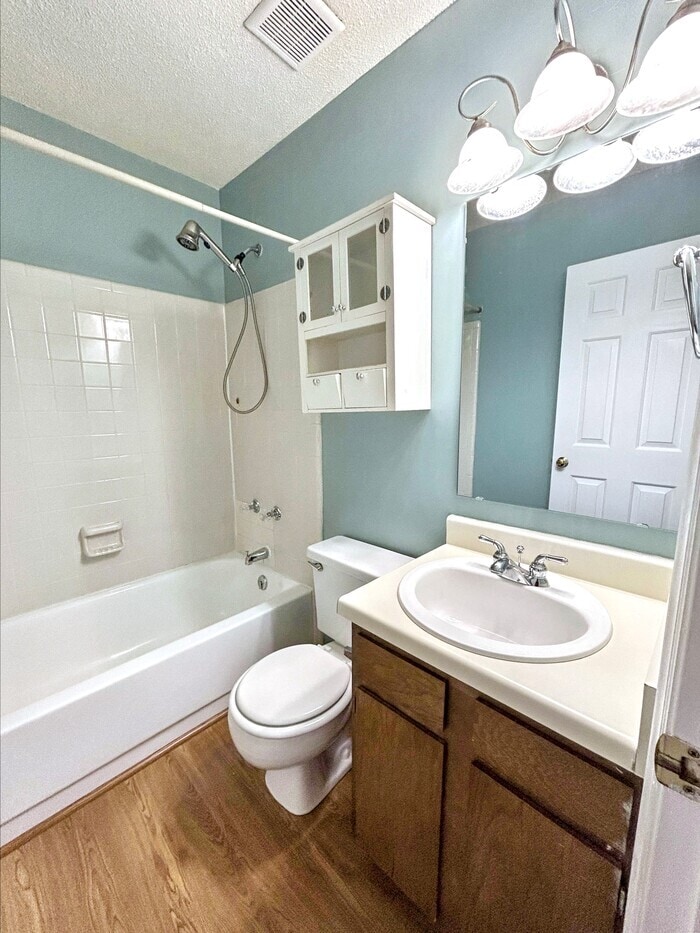 Building Photo - 1524 Township Cir