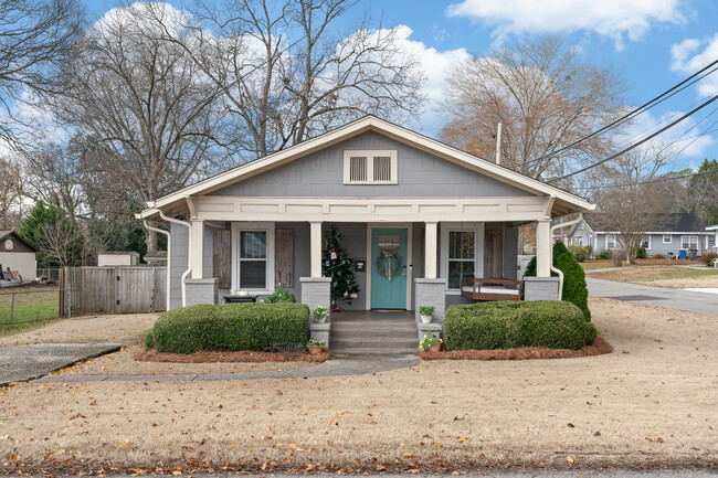 Building Photo - 114 Maple Ave