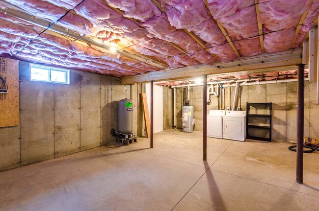 Building Photo - 60 Russell Hill Rd