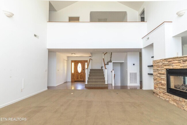 Building Photo - 2084 Allenridge Dr