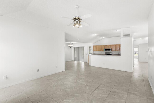 Building Photo - 12517 Pica St