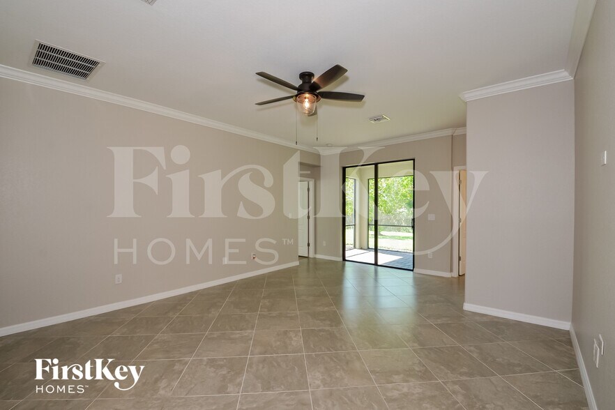 Building Photo - 11327 Sweetgrass Dr