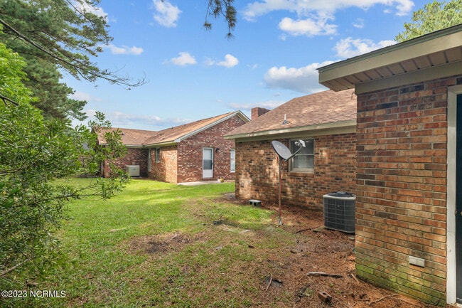 Building Photo - 111 Windsor Ct
