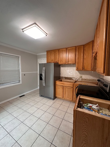 Building Photo - 241 Boston St