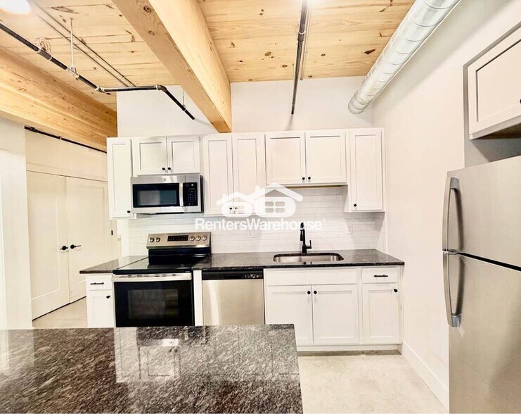 Building Photo - 2701 Ingersoll Ave