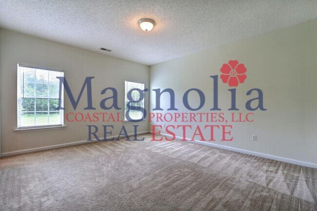 Building Photo - 3 Bedroom 2 Bathroom Live Oak - Richmond Hill