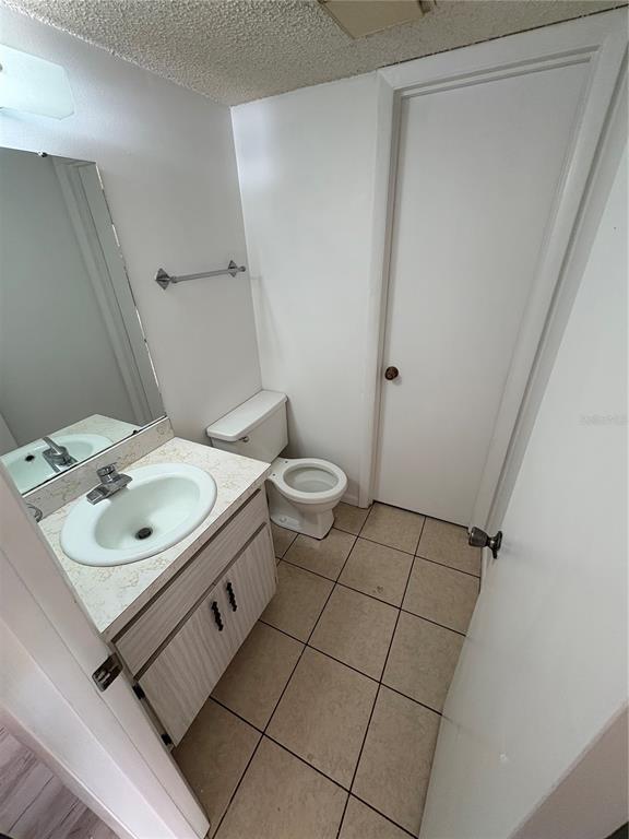 Building Photo - 593 Fairways Cir