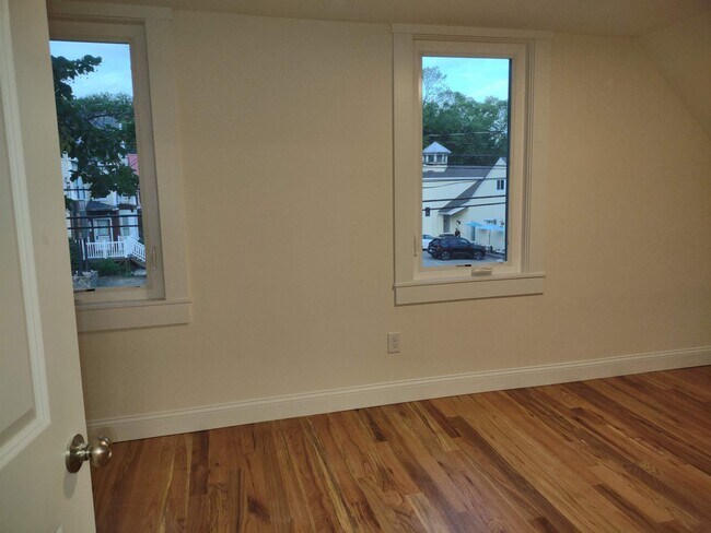 Building Photo - 394 Union Ave