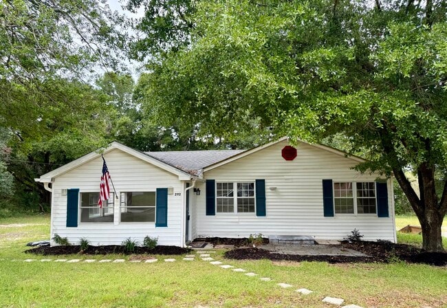 Primary Photo - 292 Holland St