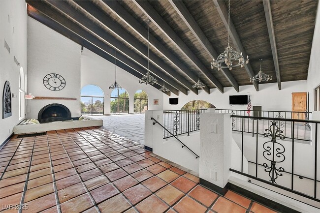 Building Photo - 3304 Cll De El Cortez