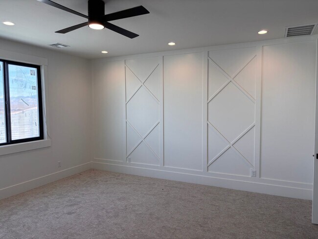 Building Photo - BRAND NEW 5 bed | 3 bath | 3 car garage cu...