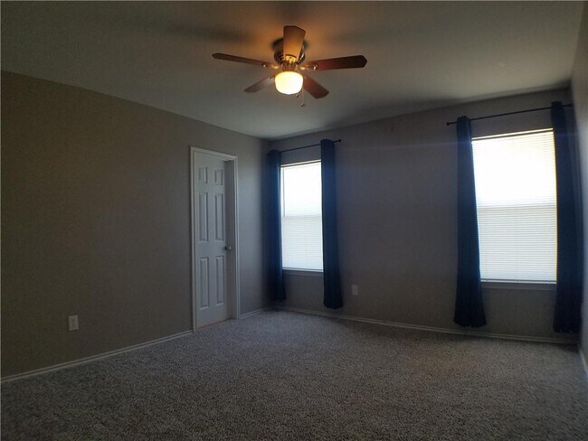 Building Photo - 2488 Green Meadows Ln
