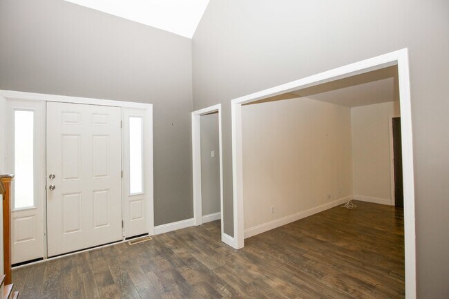 Building Photo - "3-Bedroom Home on Fox Hunt Lane in Southern Pines – Cozy Living Awaits!"