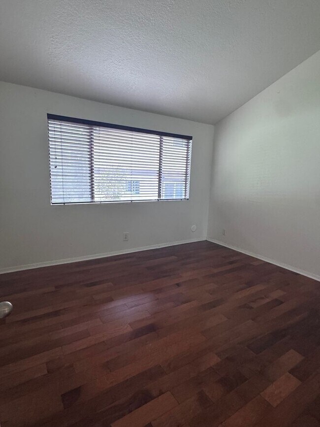 Building Photo - Agoura Hills Townhome | Upgraded + Private 2-Car Garage