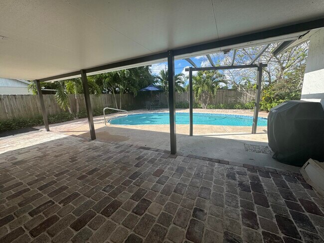 Building Photo - 1467 McDermott Ln