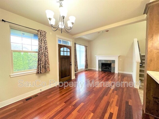 Building Photo - 727 NE 65th Ct