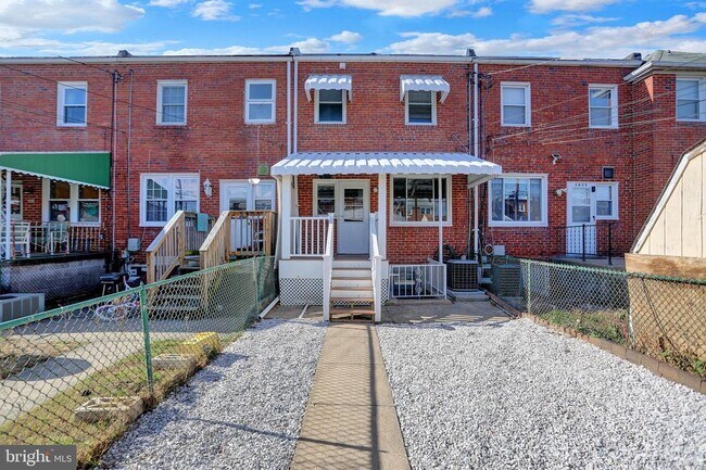 Building Photo - 2857 Plainfield Rd