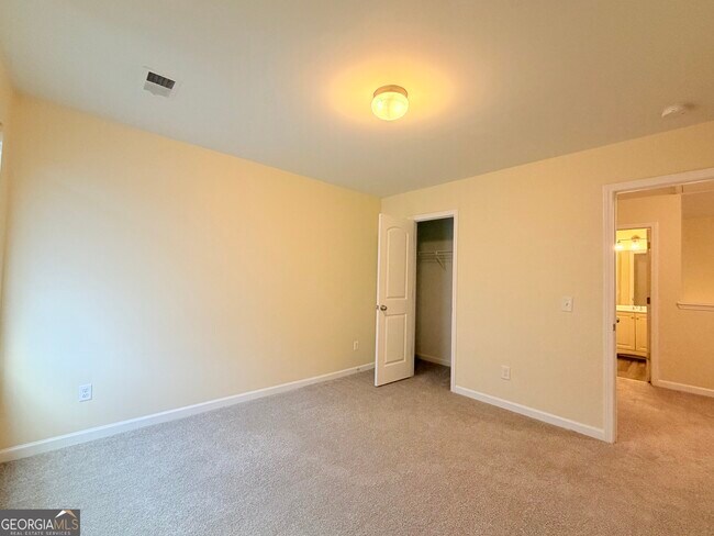 Building Photo - 18 Everett Cir SE