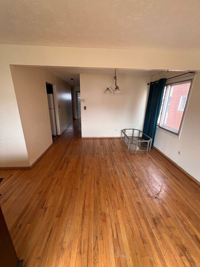 Building Photo - 534 E 208th St