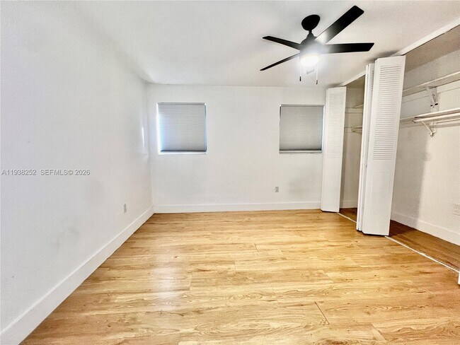 Building Photo - 3522 SW 25th St