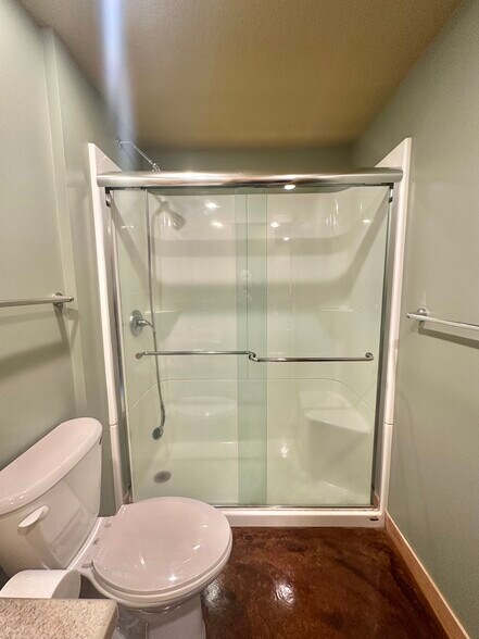 Building Photo - 1165 Vail Way N