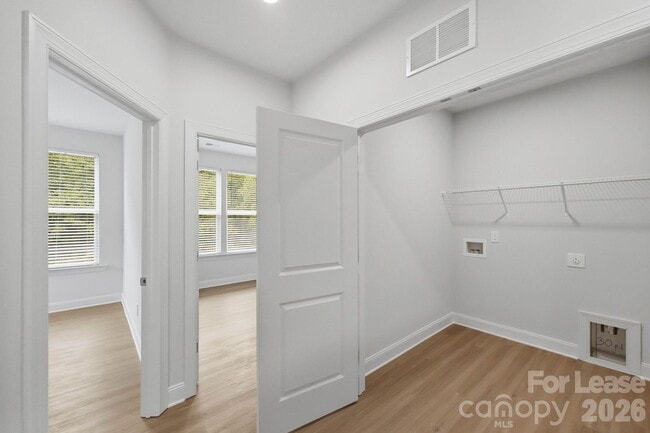 Building Photo - 645 Brookwood St