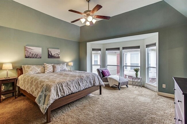 Building Photo - 5322 Nett St