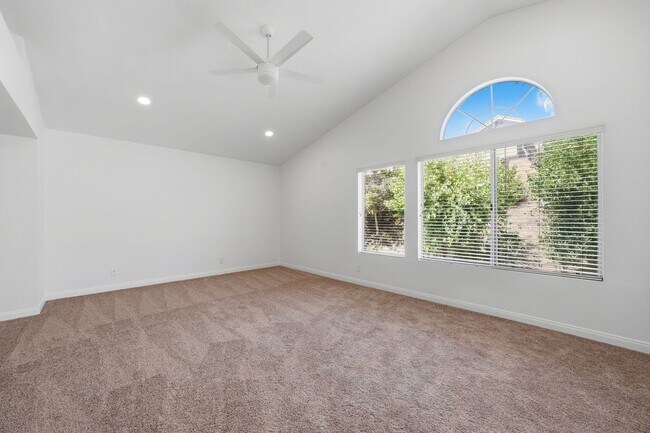 Building Photo - SPACIOUS 4 BEDROOM, 3 BATH HOME WITH 3-CAR GARAGE!