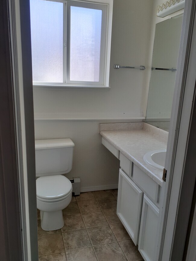 Building Photo - 406 Ridges Blvd