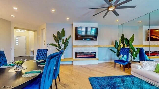 Building Photo - 6714 Desert Crimson St