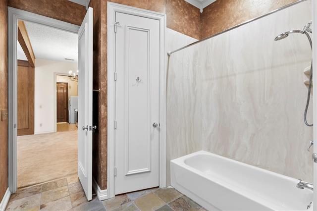 Building Photo - 5600 Willow Bend Ct