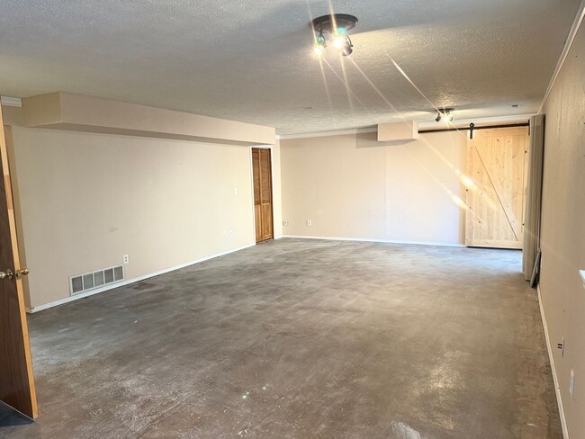 Building Photo - Qualchan Hills Home – 4Bed/3Bath | HOA Community | Coming soon!