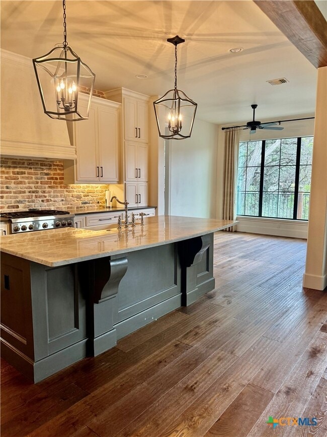 Building Photo - 627 Mission View Ct