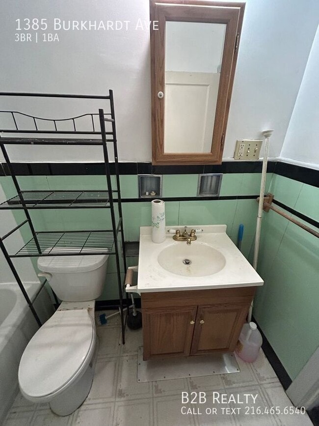 Building Photo - 1385 Burkhardt Ave