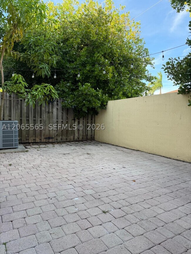 Building Photo - 4017 SW 149th Ct