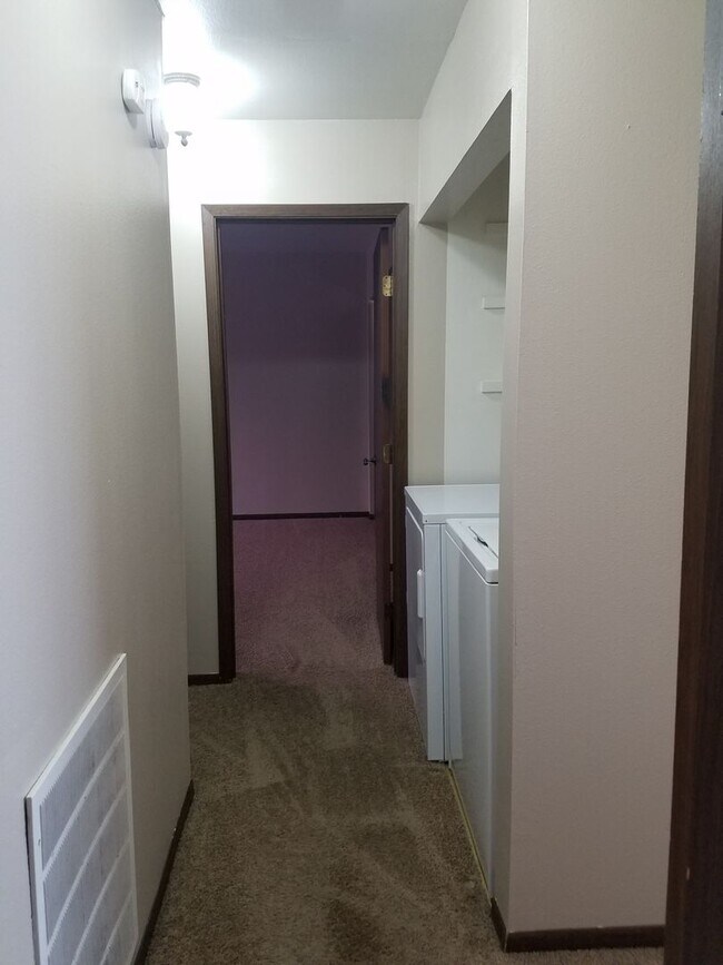 Building Photo - 936 Molello 410-414 W 14th Street