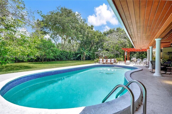 Building Photo - 6551 SW 126th St