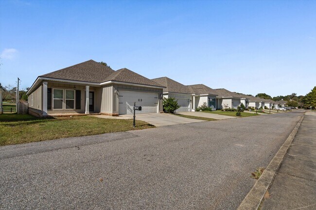 Building Photo - 655 Norman Ln