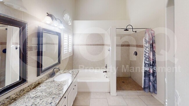 Building Photo - 795 S Camellia Dr