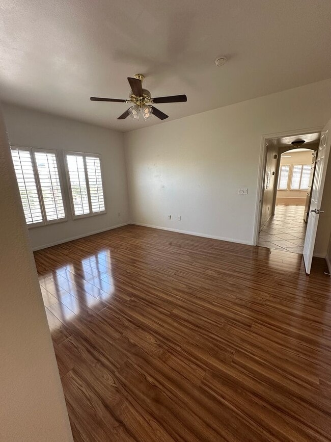 Building Photo - MUST SEE 2 BEDROOM CONDO IN SUMMERLIN!