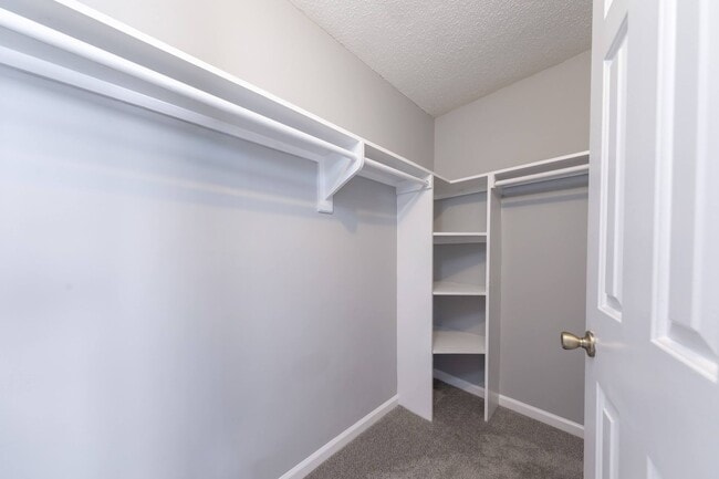 Building Photo - 109 Stratford Dr