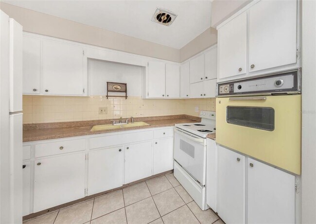 Building Photo - 2423 Auburn St S