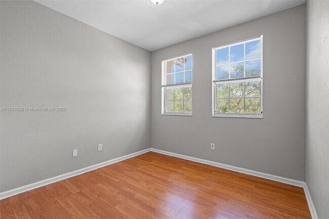 Building Photo - 623 NE 21st Terrace