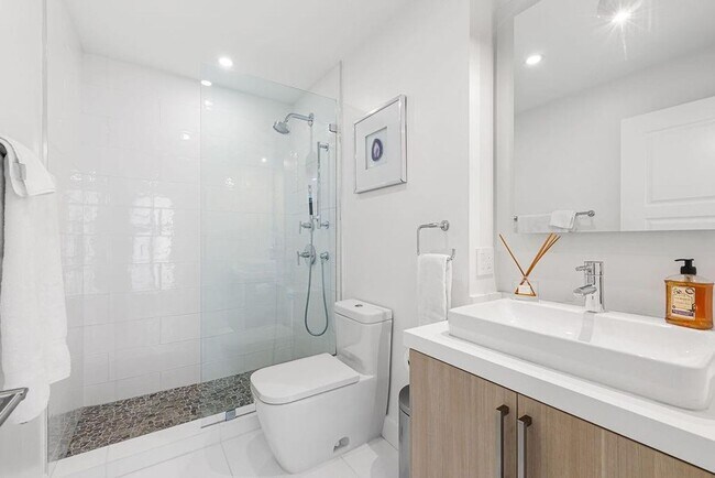 Building Photo - 545 S Fort Lauderdale Beach Blvd